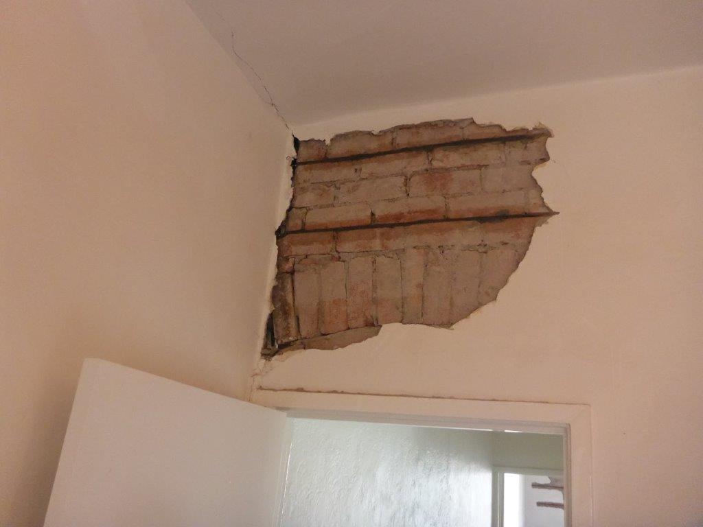 Heritage Listed House Wall Cracks9